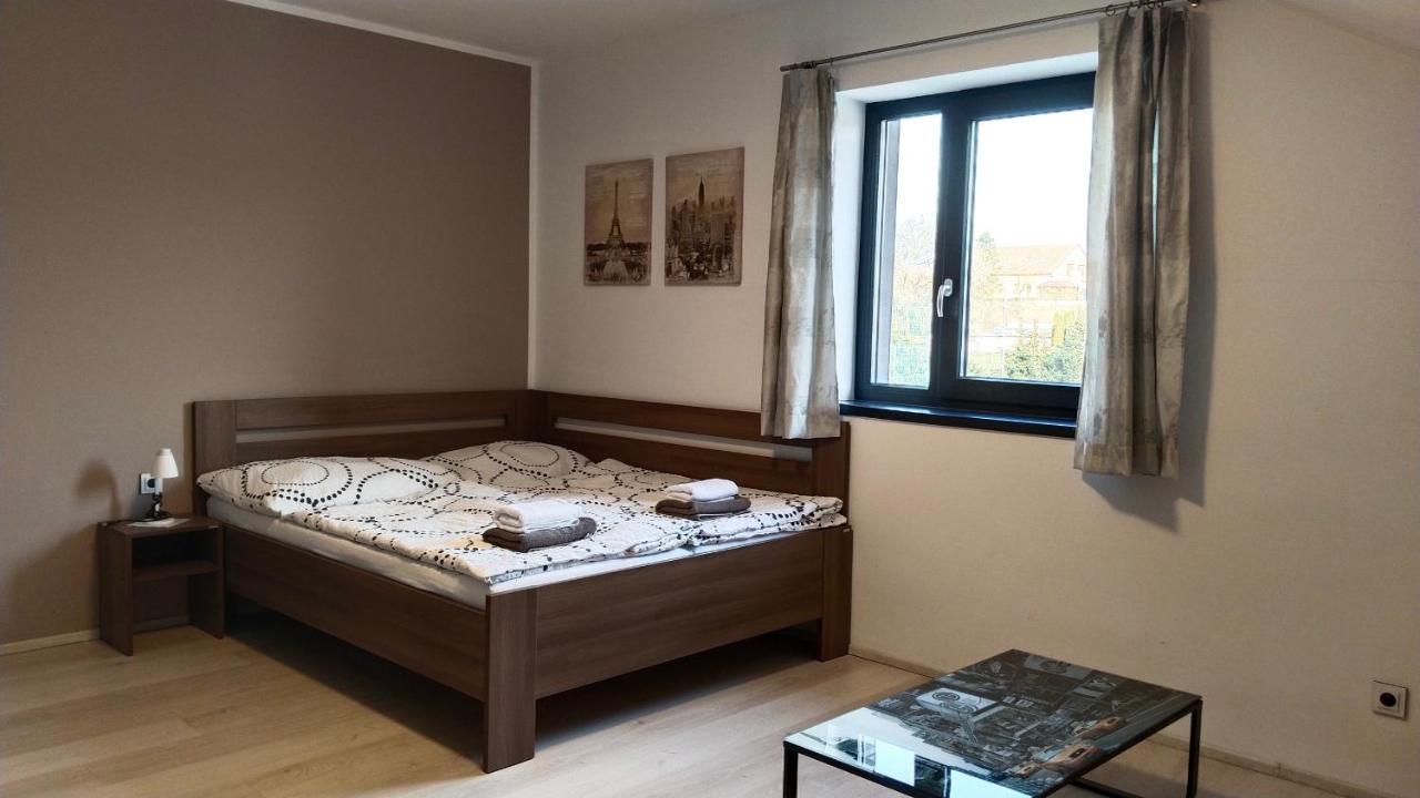 Penzion U Brazdu Ivancice Exteriör bild
