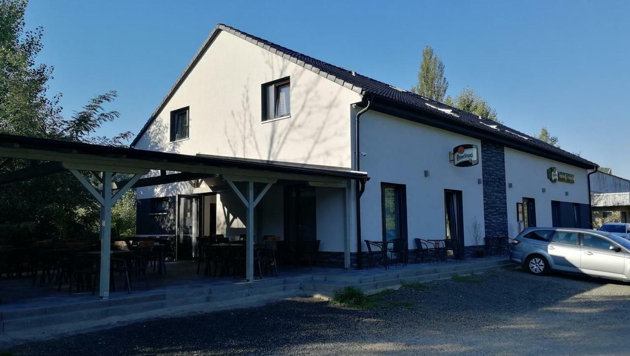 Penzion U Brazdu Ivancice Exteriör bild